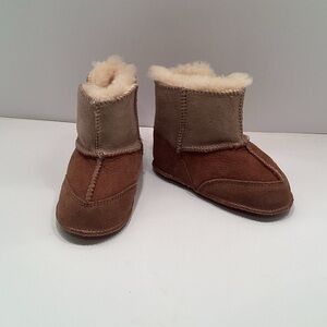 Cozy Tan and Brown Toddler Slippers 12-18 months.  (A2)